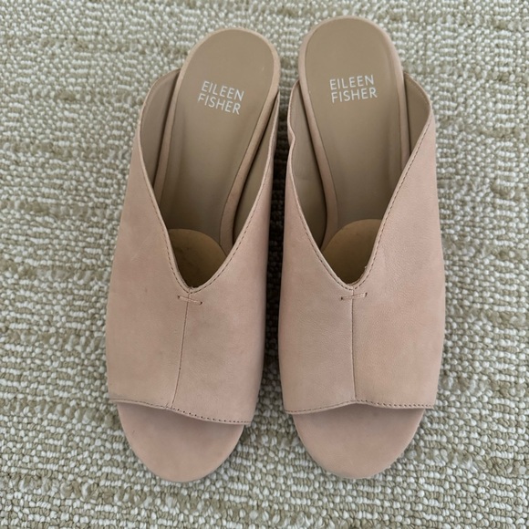 Eileen Fisher Pale Pink Suede Slip On Block Heel Sandals Size 6.5 - Picture 2 of 7
